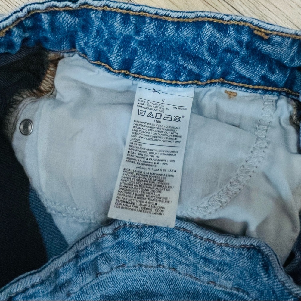 Old Navy blue denim cuff jean shorts sz 6 - Picture 4 of 6